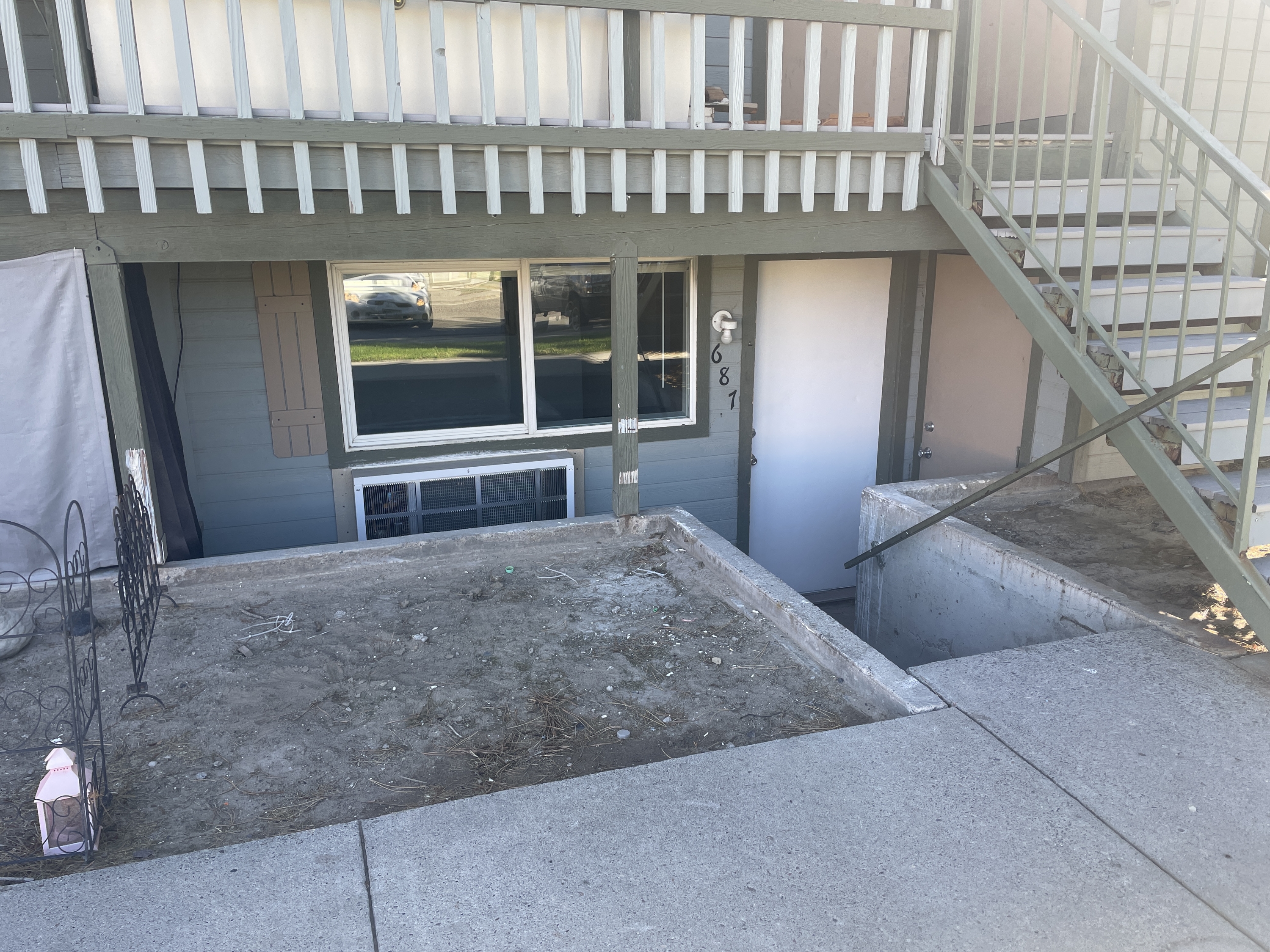 687 SE 6th Ave